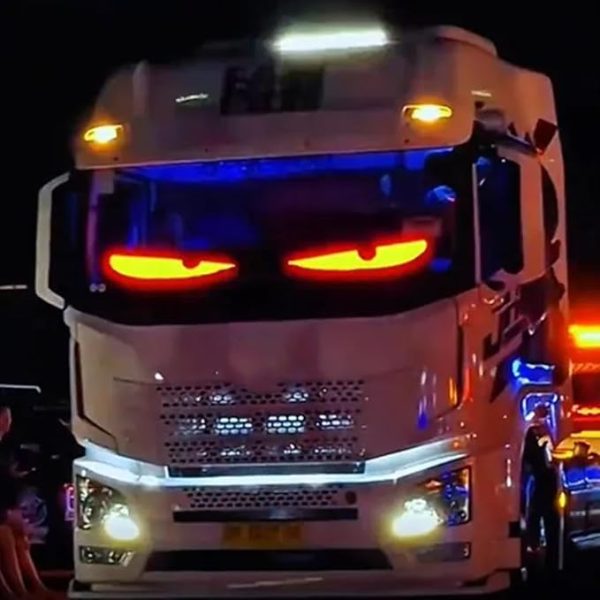 چراغ‌های Devil Eyes LED برای خودرو|پنل صفحه‌نمایش LED انعطاف‌پذیر با کنترل از طریق اپلیکیشن و ریموت